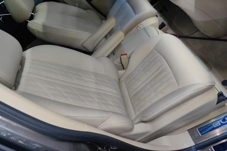 Used Buick GL8 2023 Land Executive Class 652T Luxury Model
