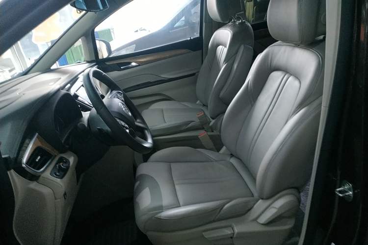 Used Buick GL8 2017 ES 28T Comfort Model China V Standard
