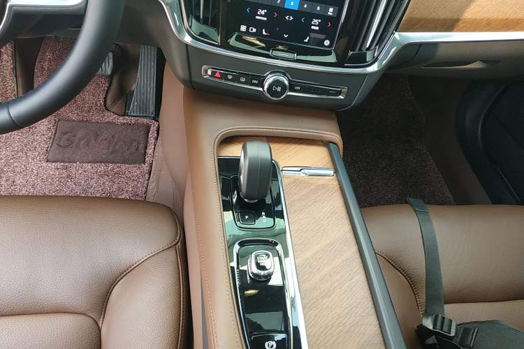 Used Volvo S90 2024 B5 Zhiyi Luxury Edition
