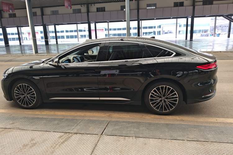 Used BYD Han 2025 DM-i Intelligent Driving Edition 125KM LiDAR Flagship Model
