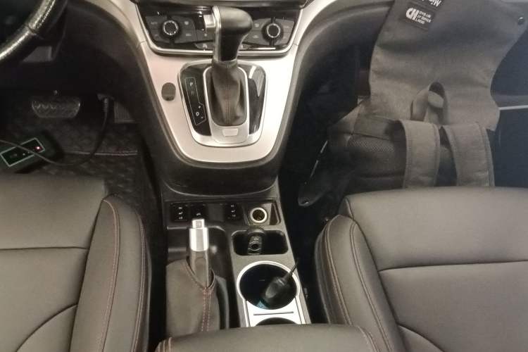 Used Haval H6 2015 Sport Edition 1.5T Automatic Two-Wheel Drive Luxury Model
