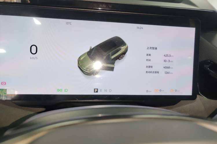 Used Lynk & Co 08 EM-P 2025 220 km All-Wheel-Drive Performance Halo