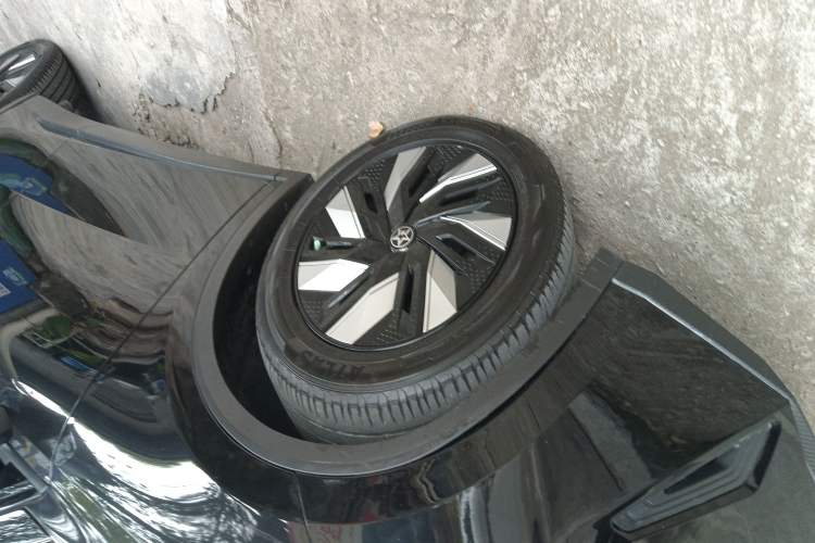 Used Venucia V DD-i 2023 60km iD Version
