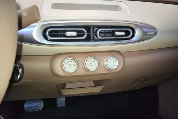 Used Wuling Hongguang MINIEV 2025 Four-Door Version Advanced Edition
