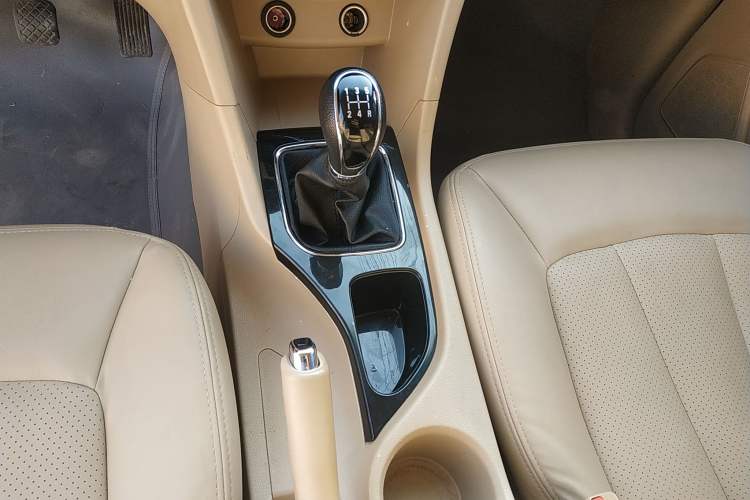 Used Baojun 730 2016 1.5L Manual Comfort Version 7 Seats China V Emission Standard