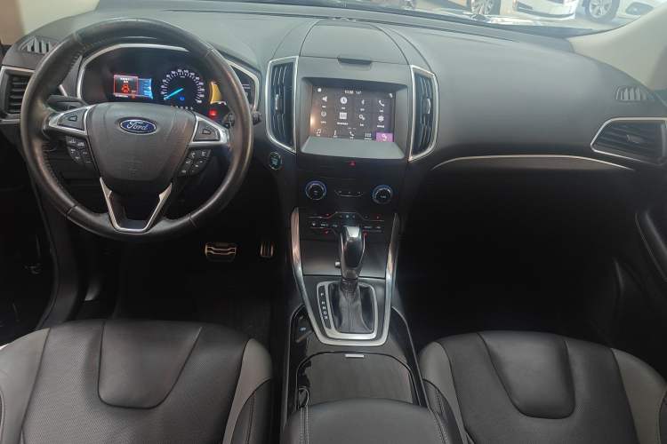 Used Ford Edge 2017 EcoBoost 245 Two-Wheel-Drive Sporty 7-Seater
