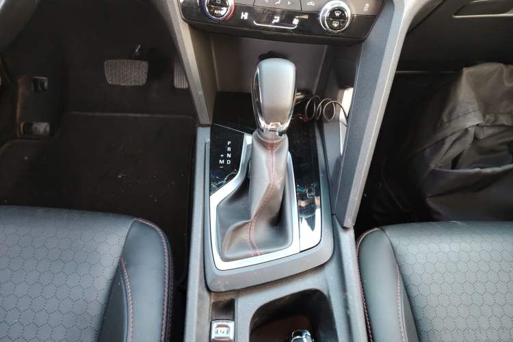 Used Chevrolet Orlando 2019 Redline 530T Automatic Enjoyment Version (5+2 Seating) China VI
