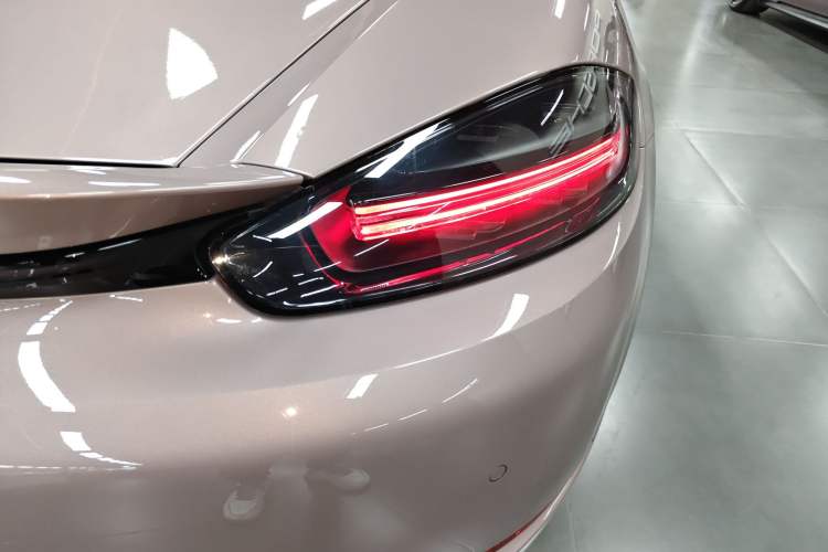 Used Porsche 718 2022 Spyder 2.0T
