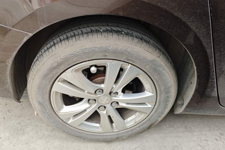 Used Peugeot 408 2014 1.8L Automatic Leading Edition