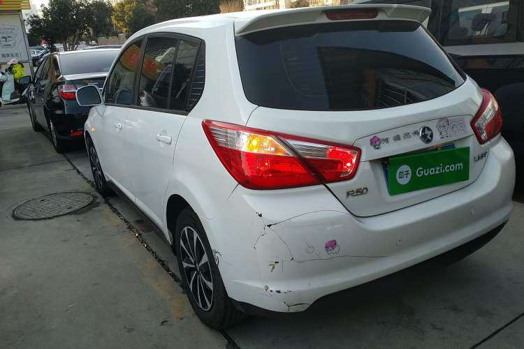 Used Venucia R50 2014 1.6L Automatic Splendid Edition