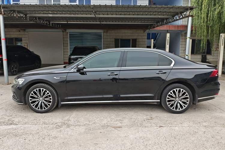 Used Volkswagen Phideon 2019 380TSI Two-Wheel Drive Business Edition China VI Standard