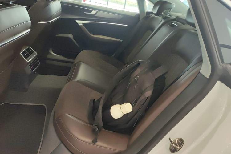 Used Audi A7L 2024 45TFSI quattro S-line Visionary Edition Flow Crystal Package