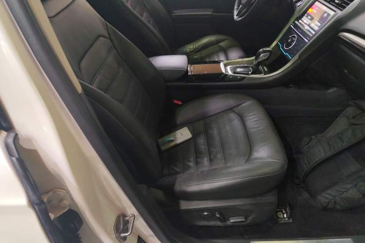 Used Ford Mondeo 2013 2.0L GTDi240 Flagship Edition
