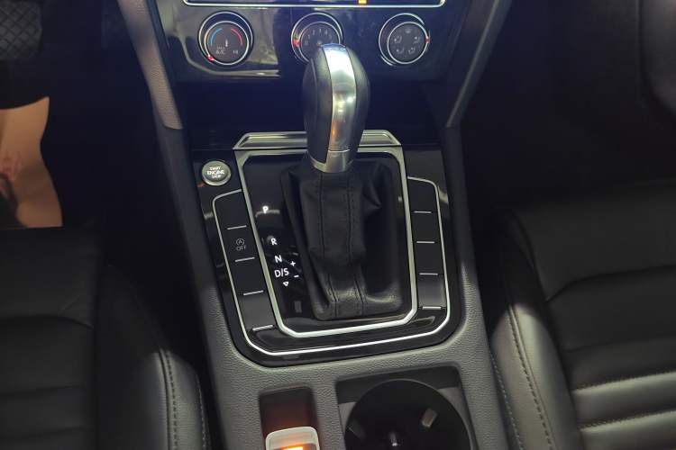 Used Volkswagen Magotan 2019 330TSI DSG Leading Edition China V Standard
