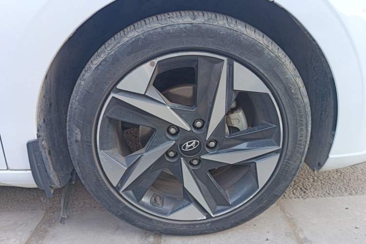 Used Hyundai Elantra 2021 1.5L CVT LUX Prestige Edition
