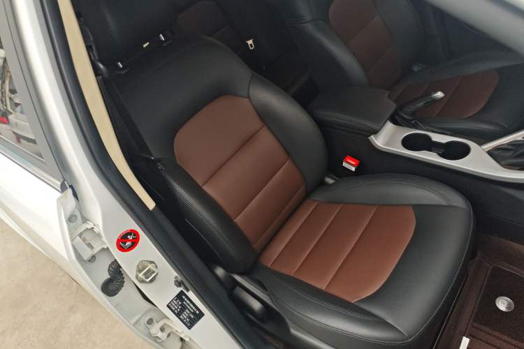 Used Geely Auto Vision 2019 Upgraded Model 1.5L CVT Luxury Version China VI Standard
