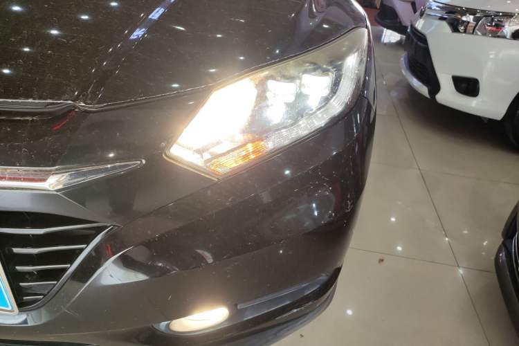 Used Honda Vezel 2017 1.8L CVT Front-Wheel Drive Pioneer Edition