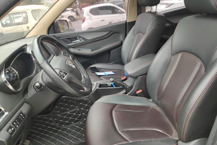 Used Baojun 560 2016 1.8L iAMT Luxury Model
