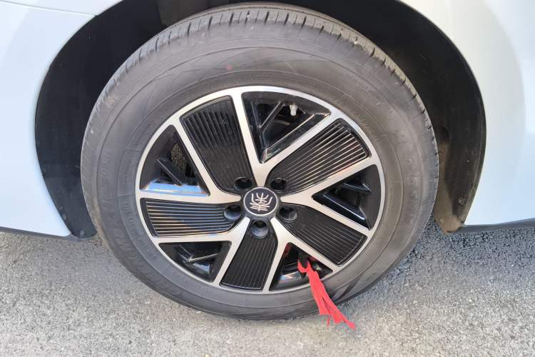 Used BYD Qin L 2025 DM-i Smart Drive 120KM Leading Model