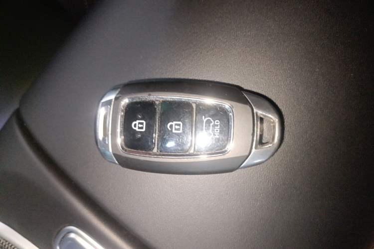 Used Hyundai Santa Fe 2023 Traveler 380T GDi Automatic Two-Wheel Drive LUX Prestige Edition