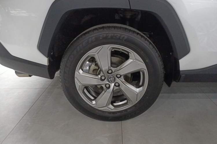 Used Toyota RAV4 2022 Dual-Engine 2.5L E-CVT Two-Wheel Drive Elite Edition
