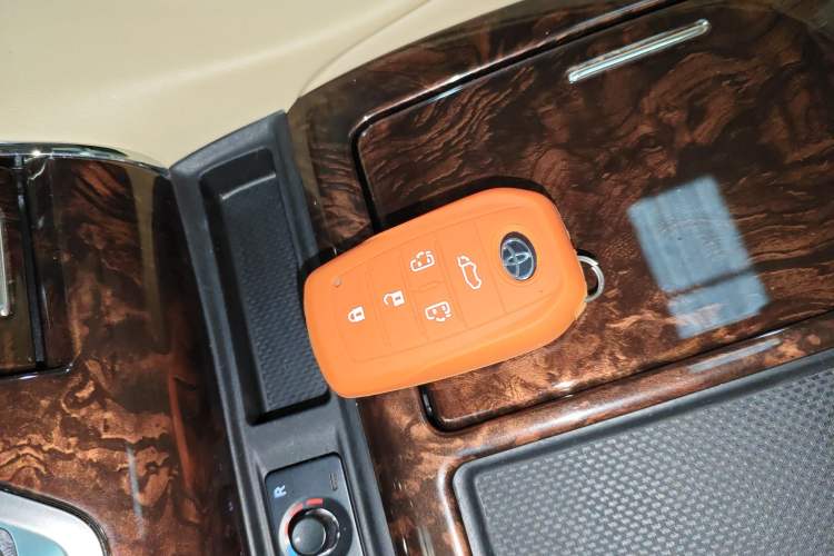 Used Toyota Alphard 2020 Dual-Engine 2.5L Luxury Edition