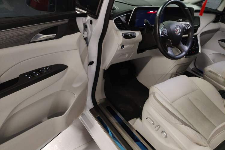 Used Buick GL8 2023 ES Lu Zun Deluxe and Yue Edition
