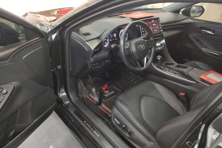 Used Toyota Avalon 2019 2.5L Touring Premium Version China VI Standard