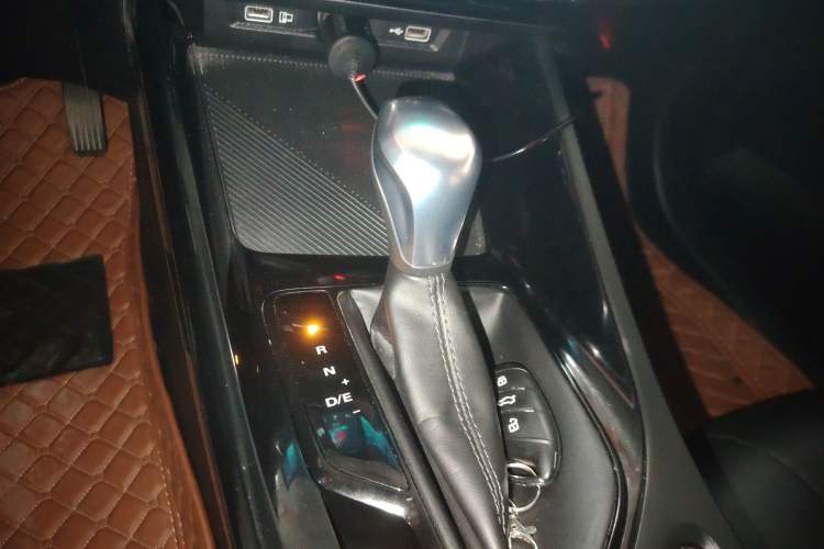 Used Roewe i5 2021 1.5L CVT Platinum Edition