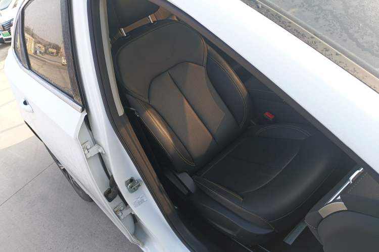 Used Roewe i6 MAX New Energy 2022 EV 500 Grand Touring Edition with Sunroof