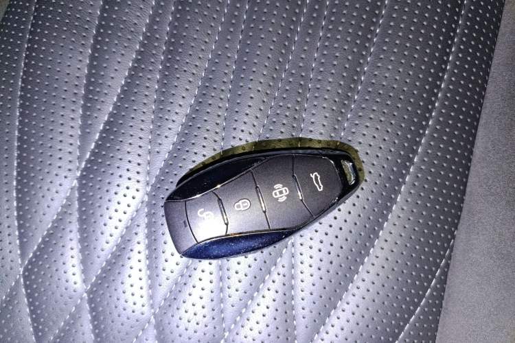 Used Hongqi HS5 2023 2.0T Four-Wheel Drive Flagship Pro Edition
