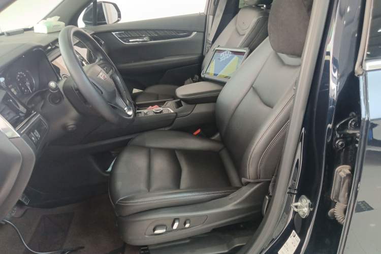 Used Cadillac XT6 2022 2.0T Six-Seater Two-Wheel-Drive Luxury Version
