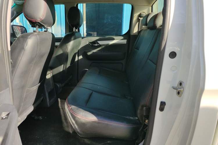 Used  T6 2020 2.0T Diesel Two-Wheel-Drive Elite Version Long Wheelbase China VI Emission Standard HFC4DB2-2E
