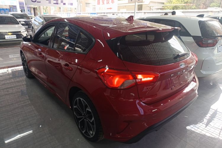 Used Ford Focus 2021 Hatchback EcoBoost 180 Automatic Titanium Edition
