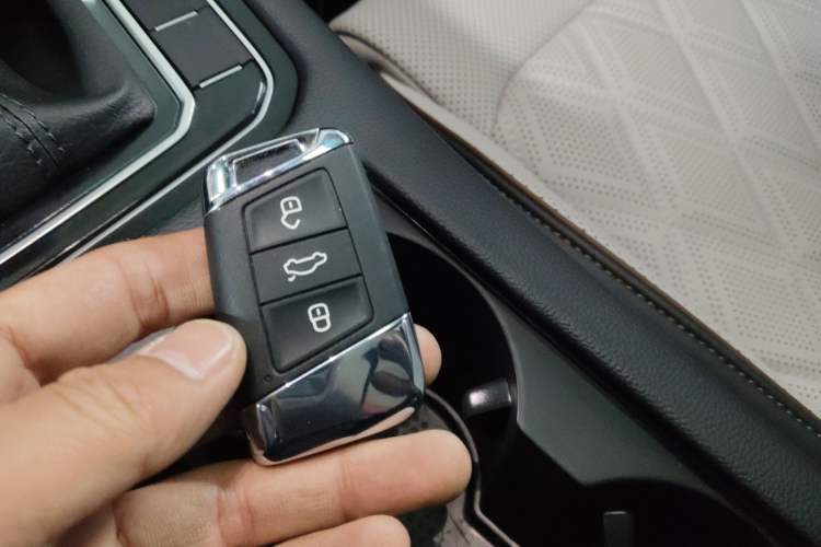 Used Volkswagen Magotan 2023 2 Million Units Commemorative Edition 330TSI DSG Luxury Version