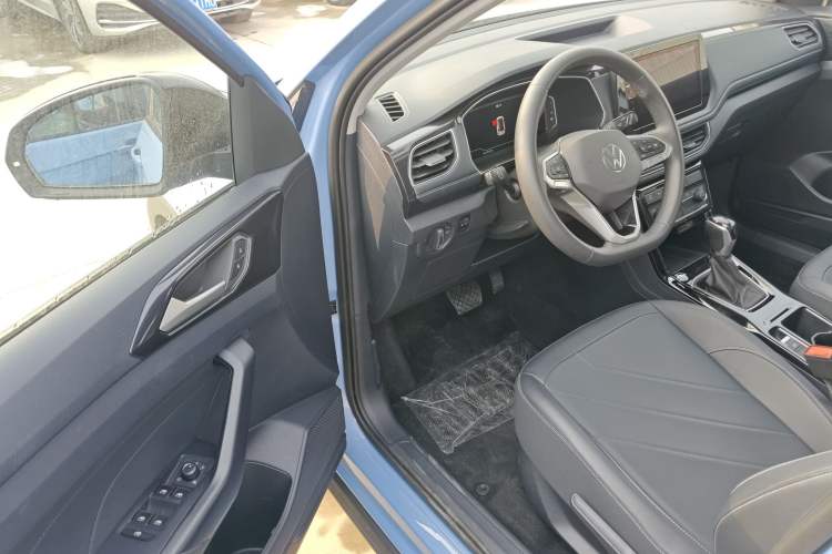 Used Volkswagen Tharu 2025 NewRui 300TSI Prestige Edition
