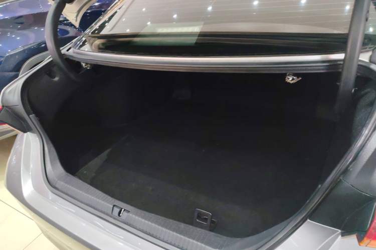 Used Toyota Avalon 2019 2.0L XLE Premium Edition China VI
