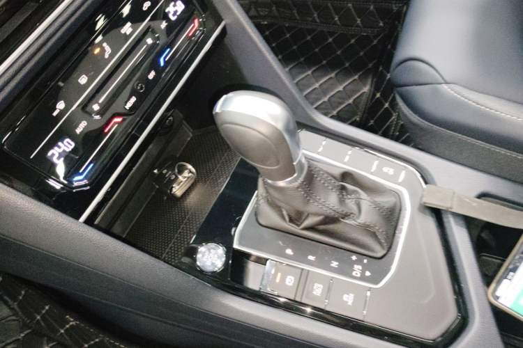 Used Volkswagen Tharu 2023 300TSI Two-Wheel-Drive Full Moon Edition
