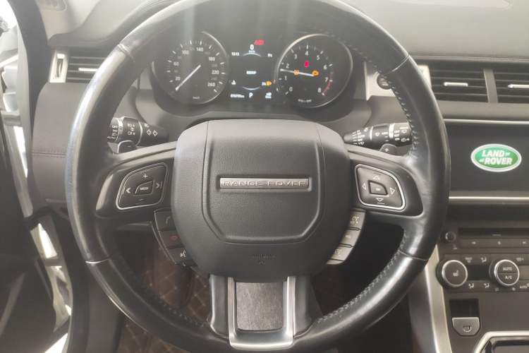 Used Land Rover Range Rover Evoque 2018 240 PS SE Smart Brilliance Edition