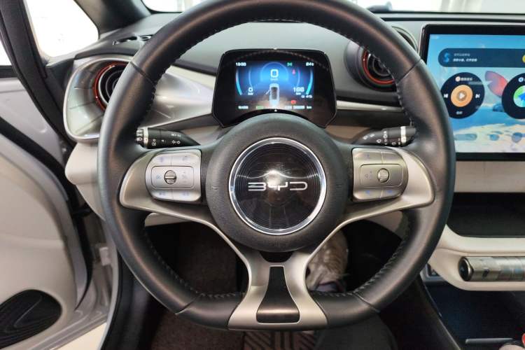 Used BYD Dolphin 2021 405 km Free Version
