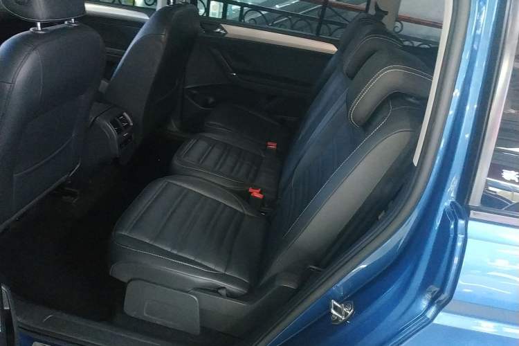 Used Volkswagen Touran 2016 Volkswagen Touran L 280TSI DSG Comfort Edition
