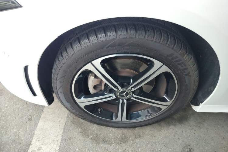 Used Mercedes-Benz A-Class 2022 Second Facelift A 200 L Sport Sedan Fashion Version
