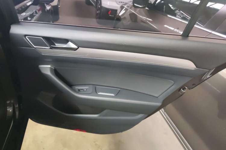 Used Volkswagen Magotan 2017 330TSI DSG Leading Model
