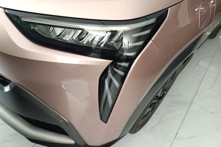 Used AION Y 2022 70 Tech Edition Lithium Iron Phosphate
