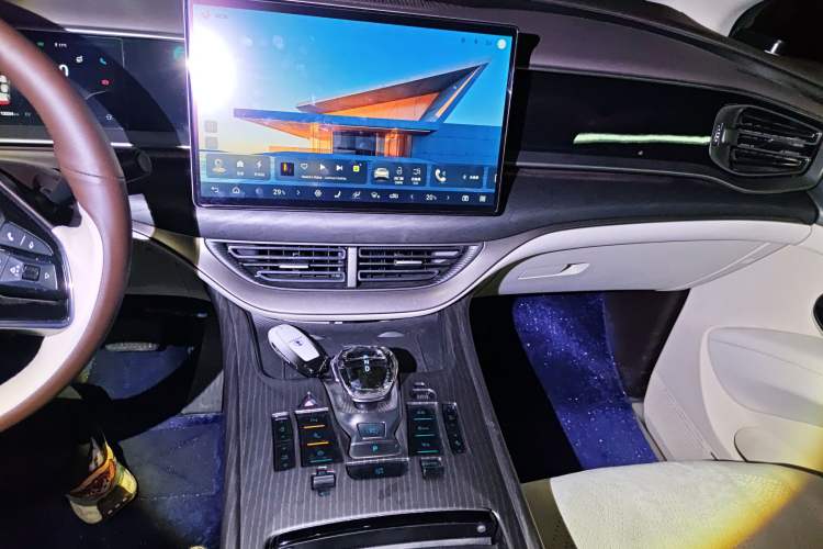 Used Denza D9 2024 DM-i 980 Four-Wheel Drive Prestige Model