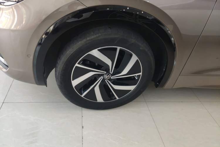 Used Volkswagen Viloran 2023 380TSI Luxury Edition
