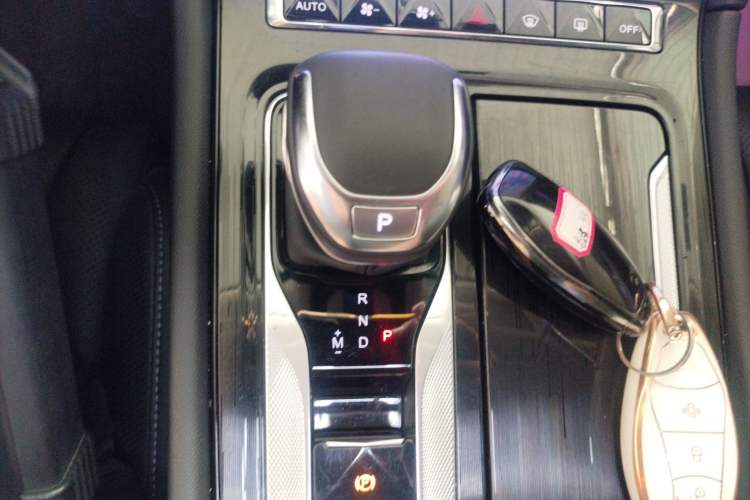 Used Hongqi H5 2023 2.0T Automatic Smart Connect Flagship Edition
