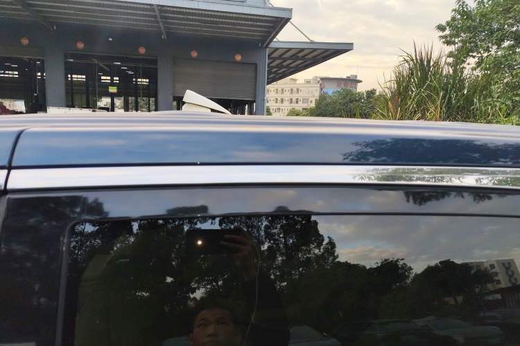 Used VOYAH Dream 2025 PHEV Four-Wheel Drive Prestige Kunpeng Edition
