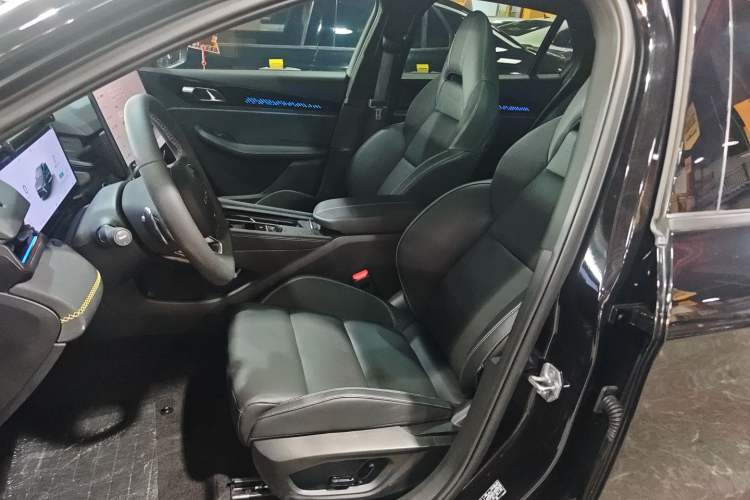 Used Lynk & Co 03 2025 1.5TD DCT Champion Edition Pro
