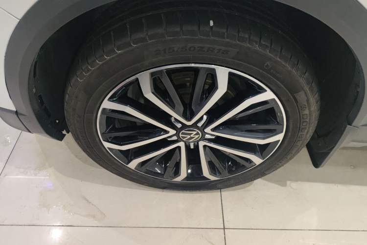 Used Volkswagen T-ROC 2021 280TSI DSG Two-Wheel Drive Comfort Connect 30th Anniversary Edition